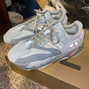 Yeezy boost 700